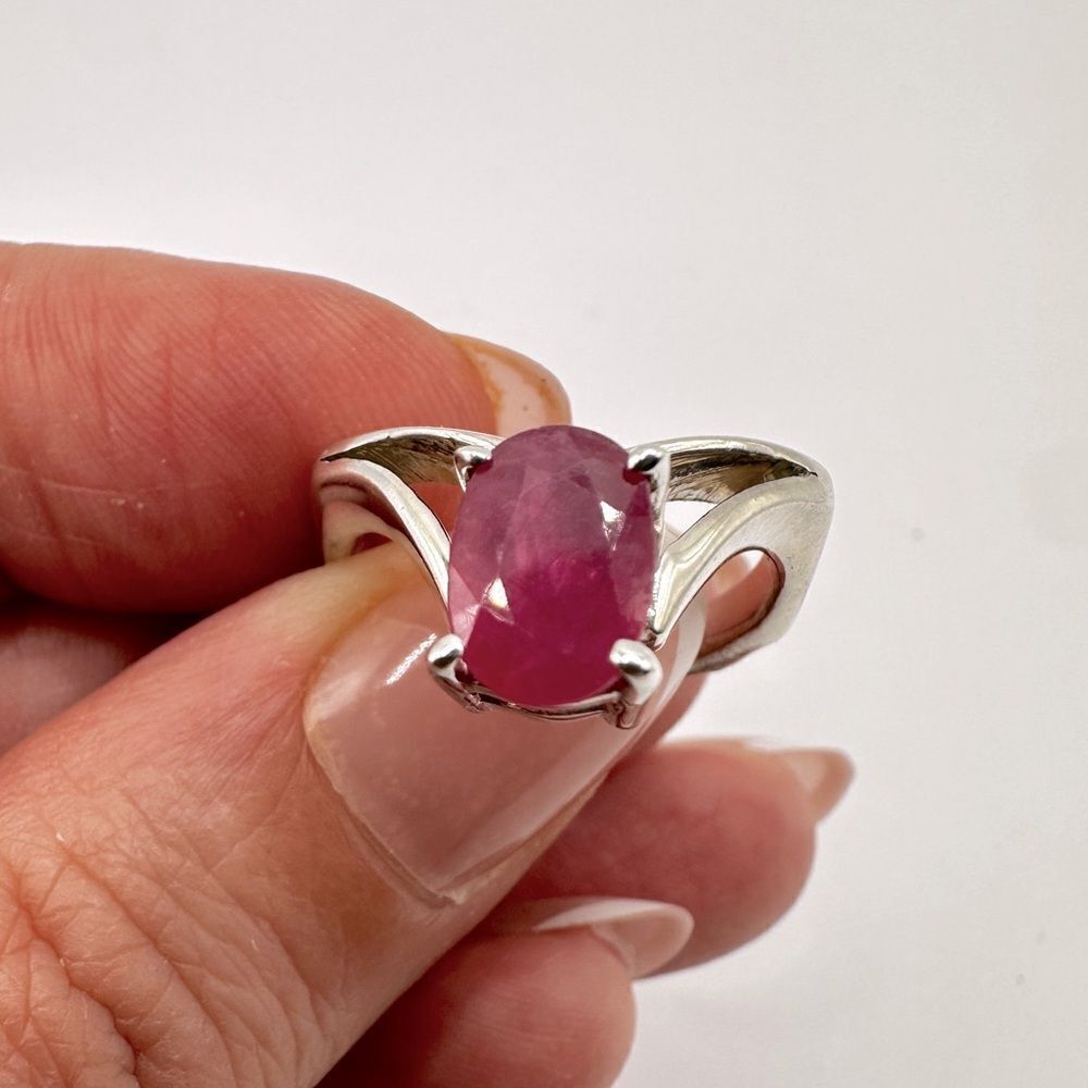 2ct oval cut genuine ruby in solid Sterling silver‎ solitaire ring!